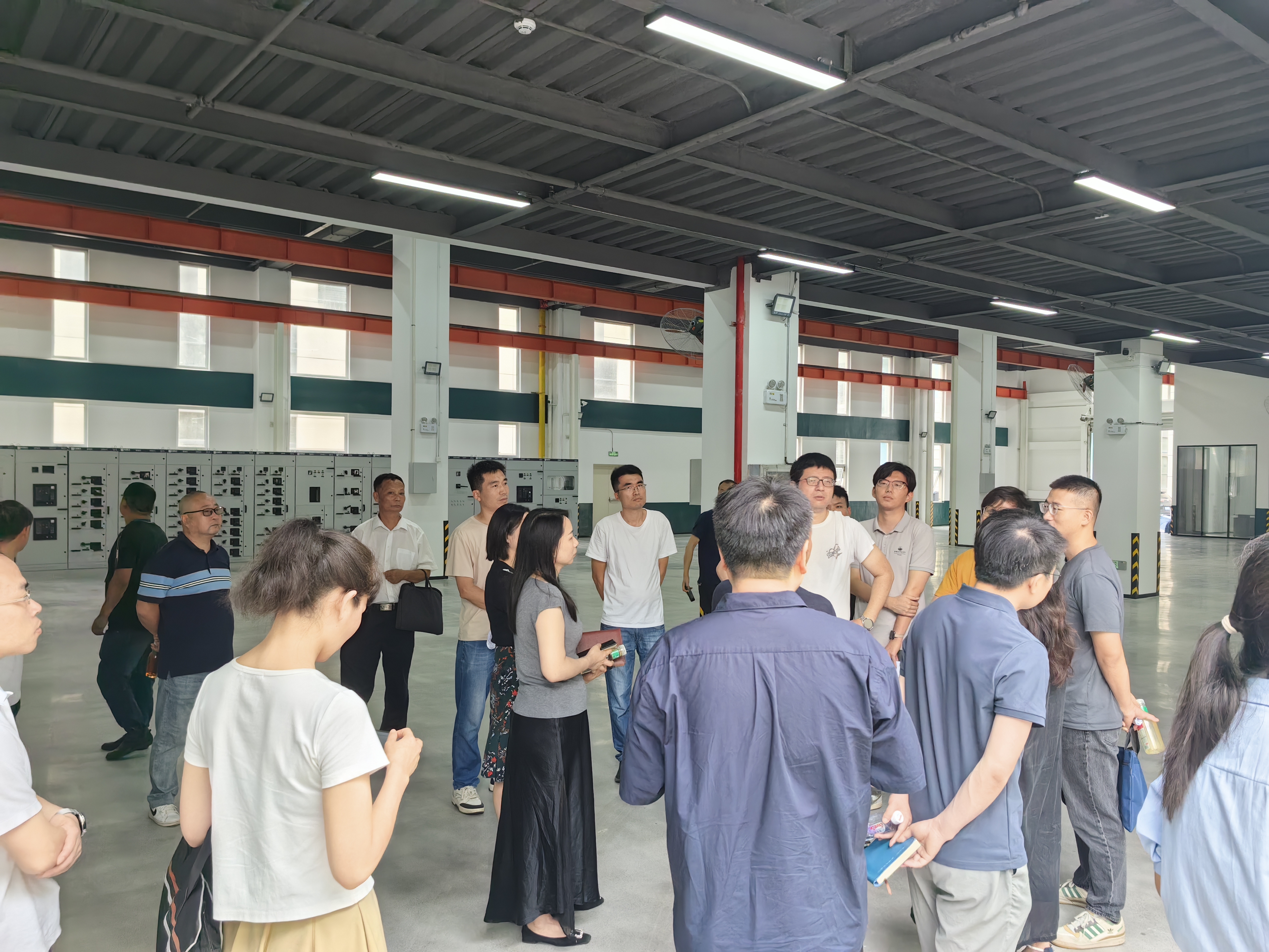 江夏區(qū)多部門聯(lián)合考察金地威新入園企業(yè)，助力企業(yè)高質(zhì)量發(fā)展