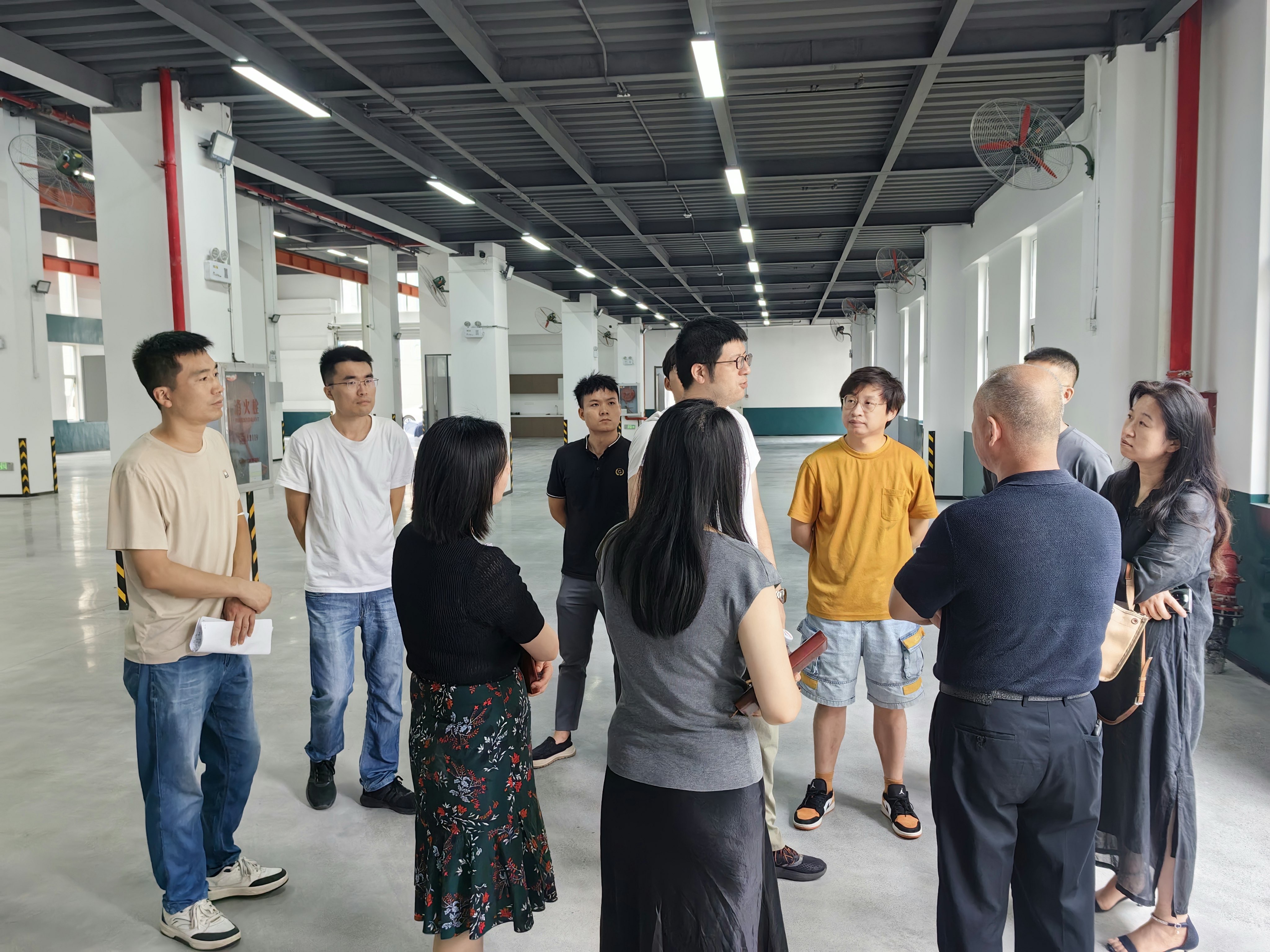江夏區(qū)多部門聯(lián)合考察金地威新入園企業(yè)，助力企業(yè)高質(zhì)量發(fā)展